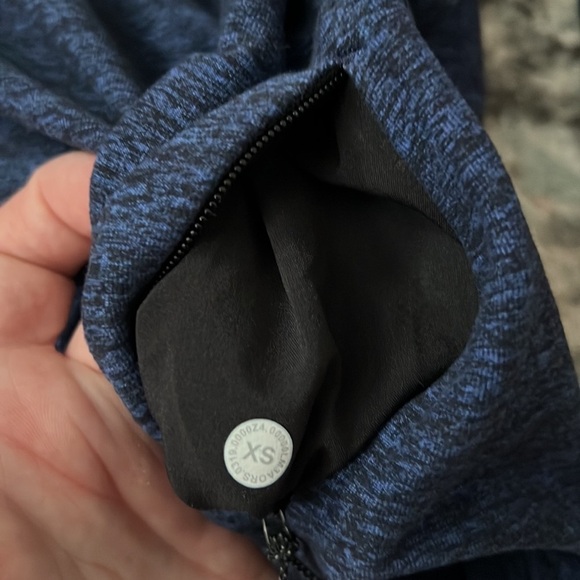 Men’s Lululemon Surge Warm 1/2 Zip - Picture 8 of 8